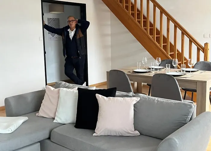 Alexander With Parking And Terrace Daire *