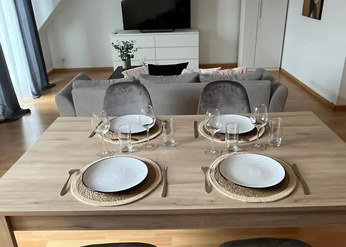 Daire Alexander With Parking And Terrace