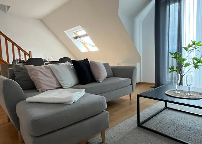 Alexander With Parking And Terrace