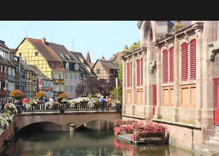 Alexander With Parking And Terrace Daire